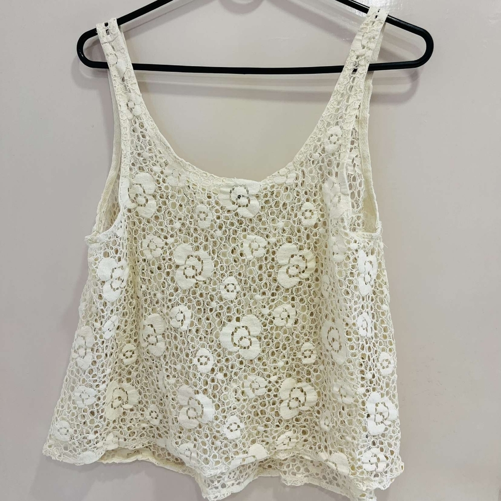 ❤️Forever 21 cut work top - Picture 2 of 5